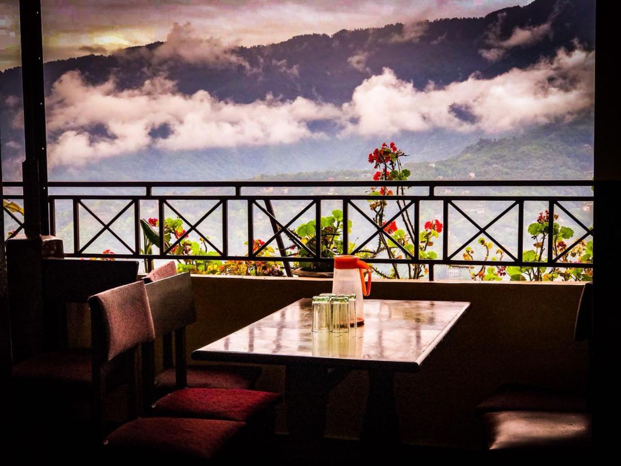 Hotel Shivalik Retreat Гангток Экстерьер фото